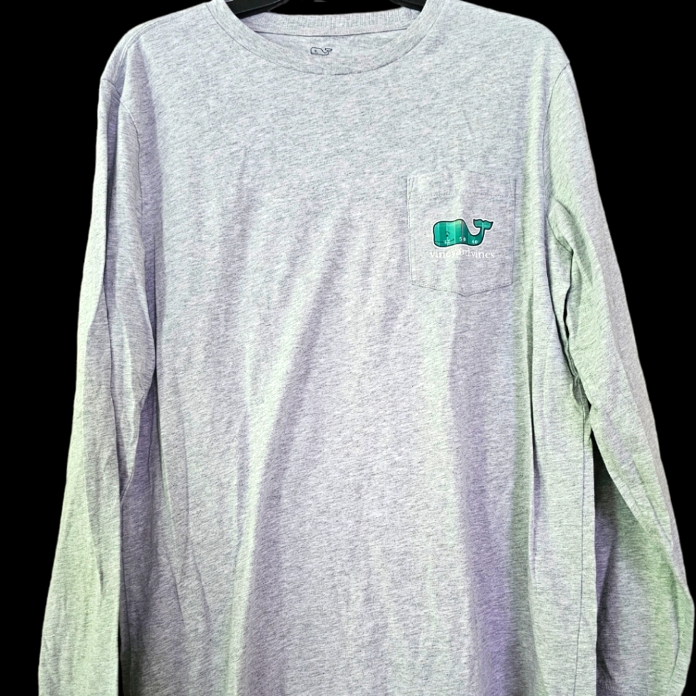 Vineyard Vines football M long sleeve T